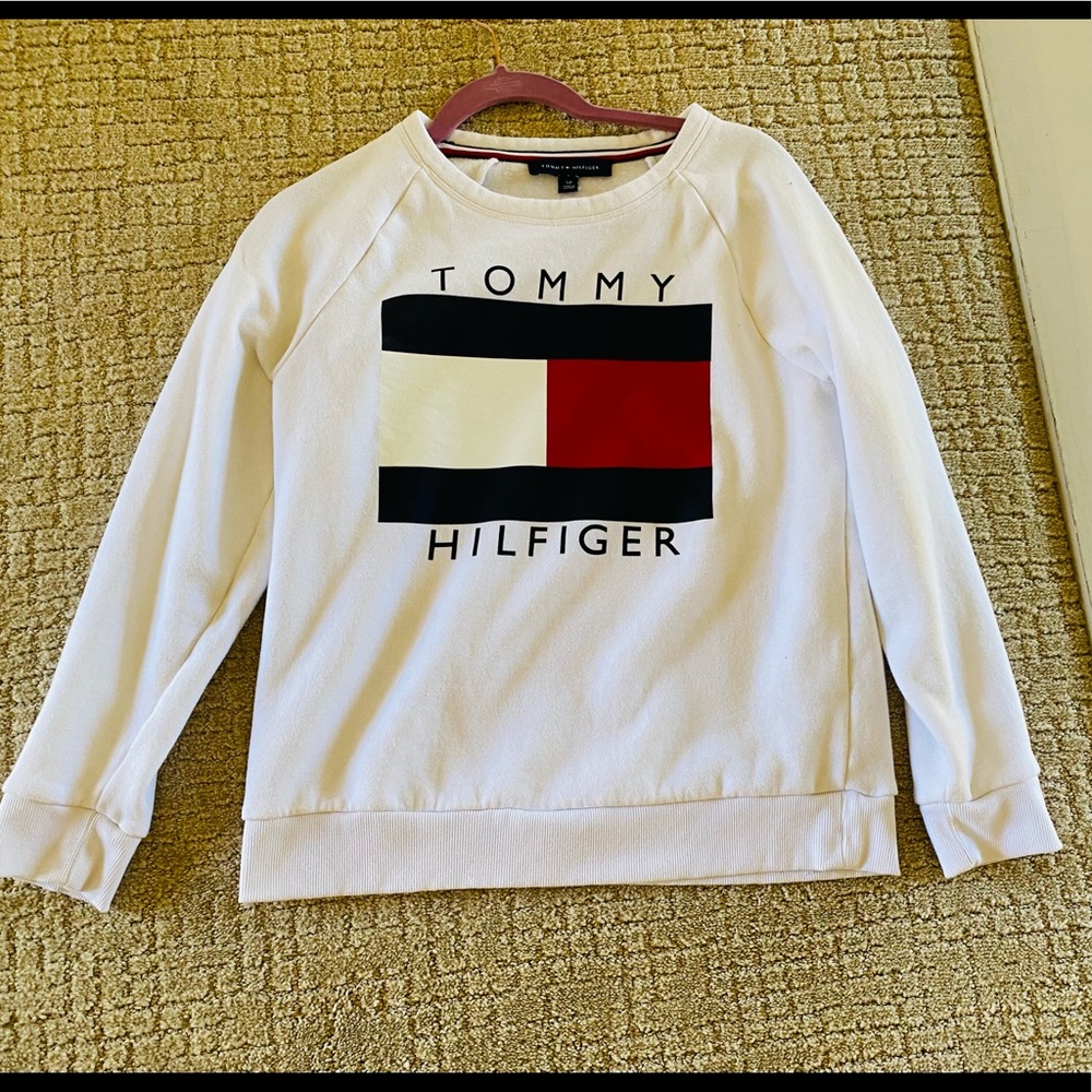 Tommy Hilfger Size: Small